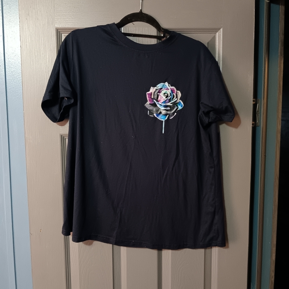 Women Black Rose And Flag - Never Give Up Shirt